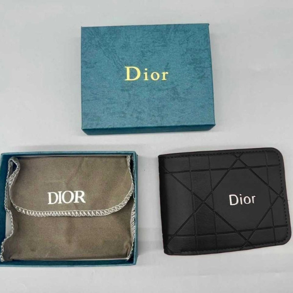 A Dior Wallet Made of High-Quality Leather / Available in Black